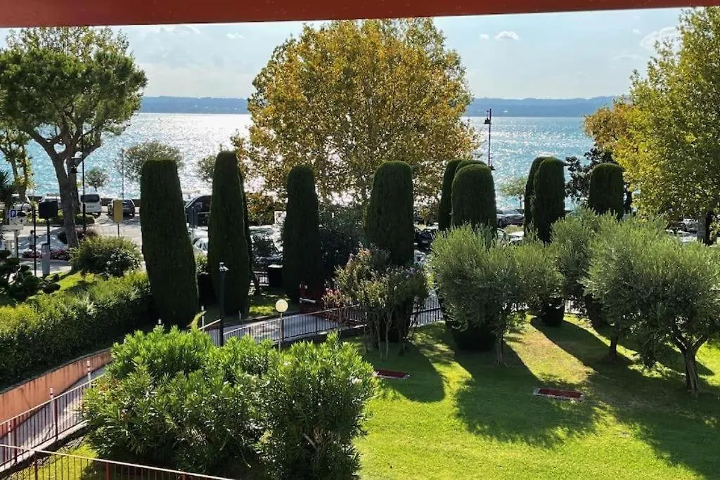 Arcave Luxury Apartment Sirmione Italien