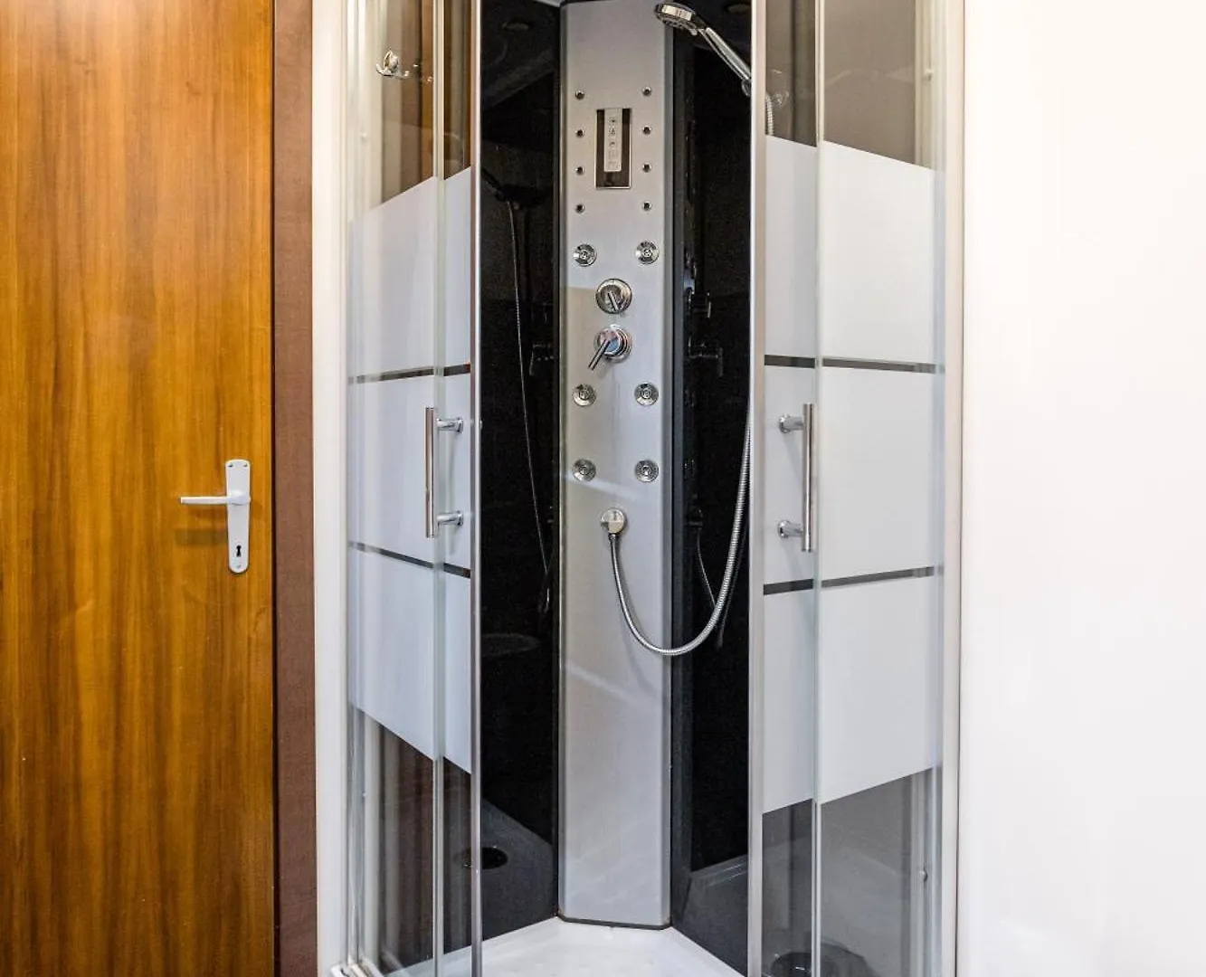 Arcave Luxury Apartment Sirmione 0*,  Italy